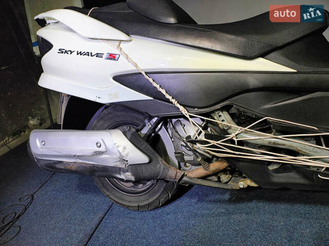 Білий Сузукі Skywave 250, об'ємом двигуна 0.25 л та пробігом 26 тис. км за 1850 $, фото 3 на Automoto.ua
