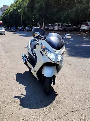 Белый Сузуки Skywave 250, объемом двигателя 0.25 л и пробегом 34 тыс. км за 2200 $, фото 2 на Automoto.ua