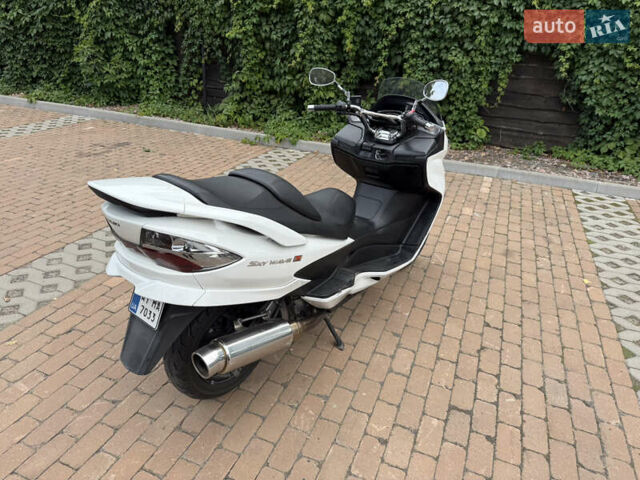 Белый Сузуки Skywave 250, объемом двигателя 0.25 л и пробегом 28 тыс. км за 2500 $, фото 6 на Automoto.ua
