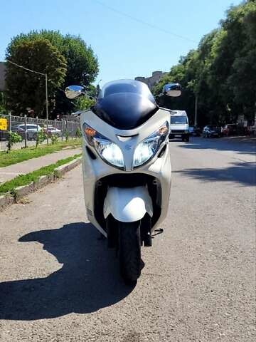 Белый Сузуки Skywave 250, объемом двигателя 0.25 л и пробегом 34 тыс. км за 2200 $, фото 3 на Automoto.ua