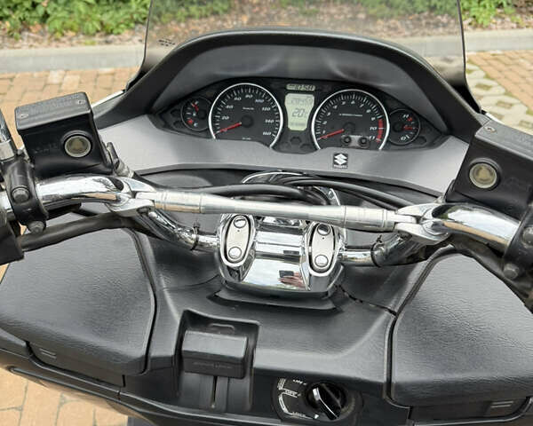 Белый Сузуки Skywave 250, объемом двигателя 0.25 л и пробегом 28 тыс. км за 2500 $, фото 4 на Automoto.ua