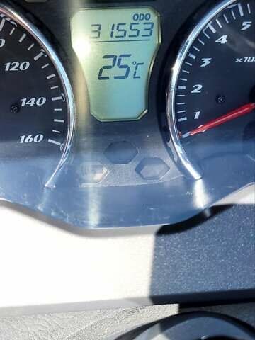 Белый Сузуки Skywave 250, объемом двигателя 0.25 л и пробегом 34 тыс. км за 2200 $, фото 1 на Automoto.ua