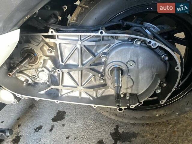 Белый Сузуки Skywave 250, объемом двигателя 0.25 л и пробегом 34 тыс. км за 2200 $, фото 11 на Automoto.ua