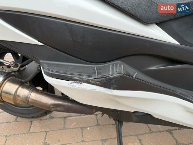 Белый Сузуки Skywave 250, объемом двигателя 0.25 л и пробегом 28 тыс. км за 2500 $, фото 9 на Automoto.ua