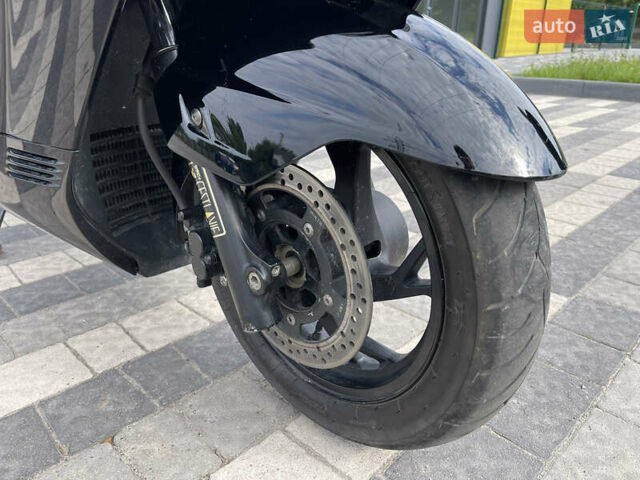 Черный Сузуки Skywave 250, объемом двигателя 0.25 л и пробегом 27 тыс. км за 2649 $, фото 8 на Automoto.ua