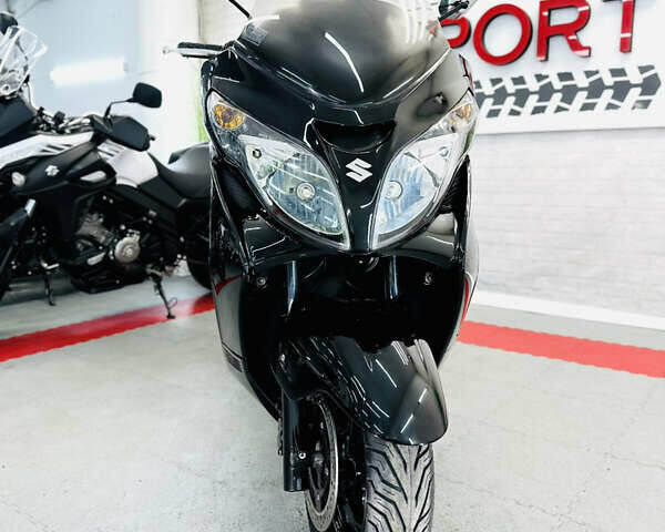 Черный Сузуки Skywave 250, объемом двигателя 0.25 л и пробегом 23 тыс. км за 2200 $, фото 2 на Automoto.ua
