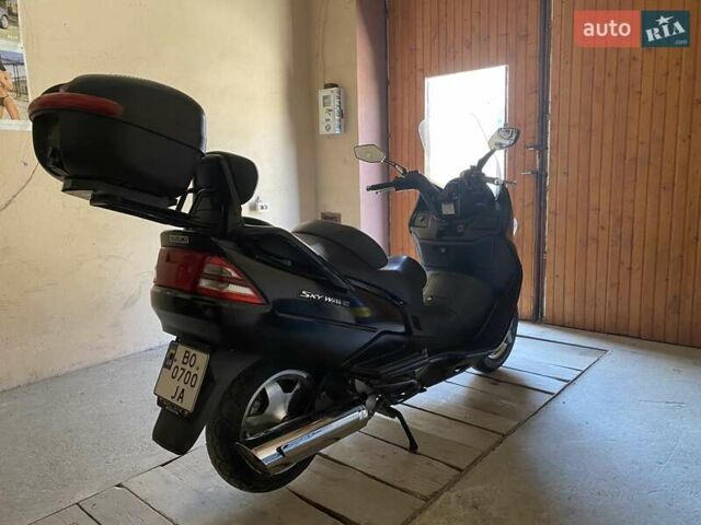 Черный Сузуки Skywave 250, объемом двигателя 0.25 л и пробегом 49 тыс. км за 1750 $, фото 5 на Automoto.ua
