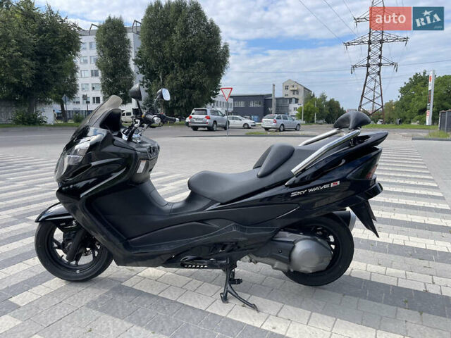 Черный Сузуки Skywave 250, объемом двигателя 0.25 л и пробегом 27 тыс. км за 2649 $, фото 5 на Automoto.ua