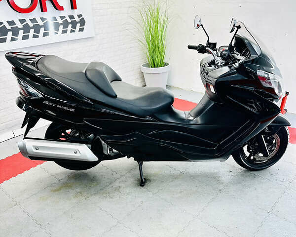 Черный Сузуки Skywave 250, объемом двигателя 0.25 л и пробегом 23 тыс. км за 2200 $, фото 11 на Automoto.ua