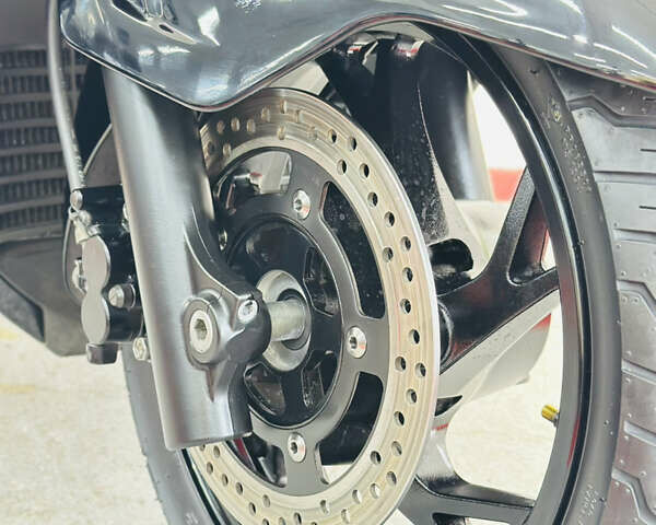 Черный Сузуки Skywave 250, объемом двигателя 0.25 л и пробегом 23 тыс. км за 2200 $, фото 17 на Automoto.ua