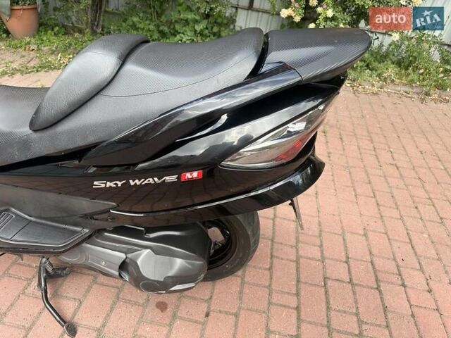 Черный Сузуки Skywave 250, объемом двигателя 0 л и пробегом 38 тыс. км за 2000 $, фото 3 на Automoto.ua