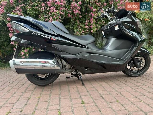 Черный Сузуки Skywave 250, объемом двигателя 0 л и пробегом 38 тыс. км за 2000 $, фото 13 на Automoto.ua