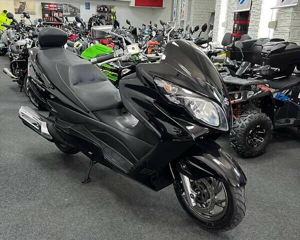 Черный Сузуки Skywave 250, объемом двигателя 0 л и пробегом 10 тыс. км за 2700 $, фото 1 на Automoto.ua