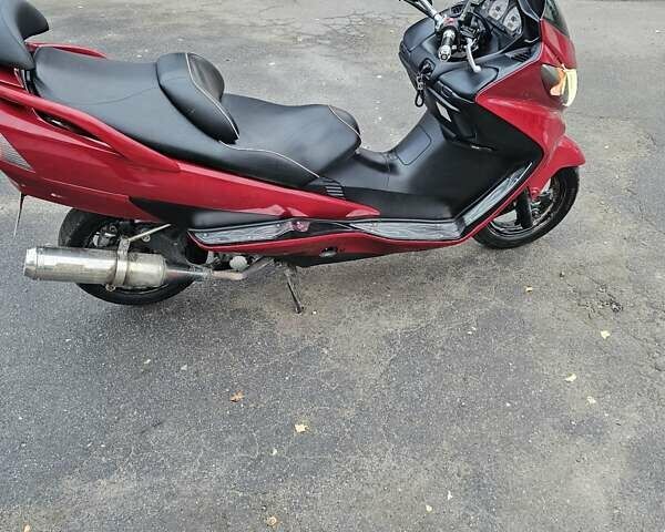 Красный Сузуки Skywave 250, объемом двигателя 0.25 л и пробегом 29 тыс. км за 1800 $, фото 6 на Automoto.ua