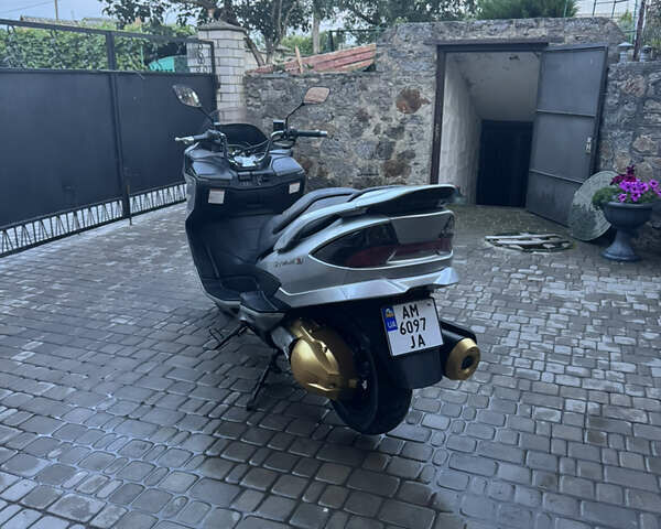 Сузуки Skywave 250, объемом двигателя 0 л и пробегом 26 тыс. км за 2400 $, фото 4 на Automoto.ua