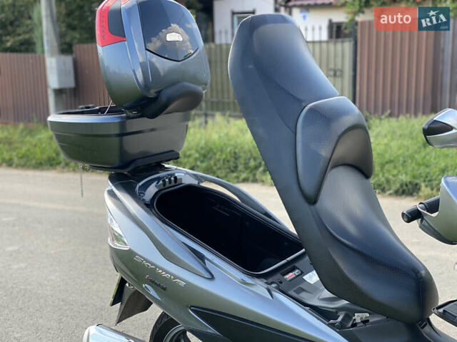 Серый Сузуки Skywave 250, объемом двигателя 0.25 л и пробегом 64 тыс. км за 2500 $, фото 2 на Automoto.ua
