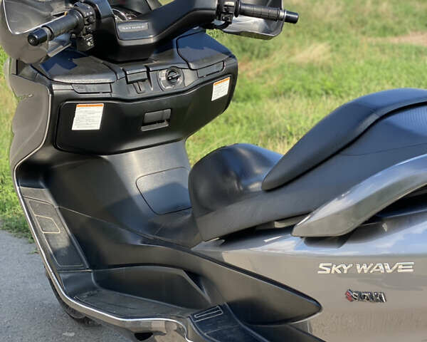 Серый Сузуки Skywave 250, объемом двигателя 0.25 л и пробегом 64 тыс. км за 2500 $, фото 5 на Automoto.ua