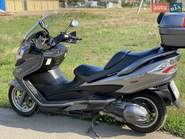 Серый Сузуки Skywave 250, объемом двигателя 0.25 л и пробегом 64 тыс. км за 2500 $, фото 1 на Automoto.ua