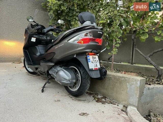 Серый Сузуки Skywave 250, объемом двигателя 0 л и пробегом 36 тыс. км за 2400 $, фото 3 на Automoto.ua