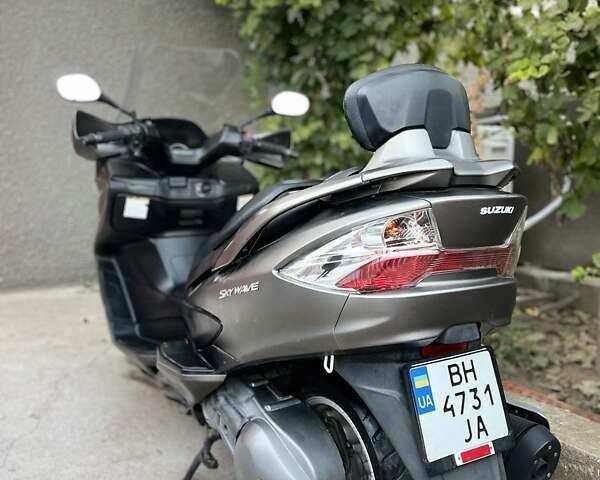 Серый Сузуки Skywave 250, объемом двигателя 0 л и пробегом 36 тыс. км за 2400 $, фото 2 на Automoto.ua