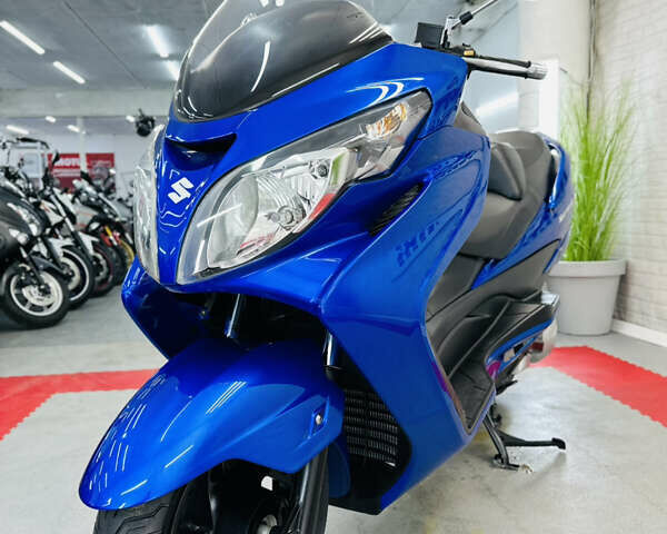Синий Сузуки Skywave 250, объемом двигателя 0.25 л и пробегом 30 тыс. км за 2400 $, фото 4 на Automoto.ua