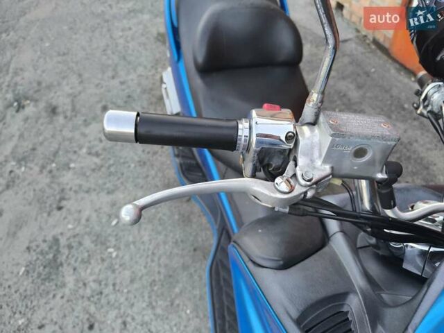 Синий Сузуки Skywave 250, объемом двигателя 0.25 л и пробегом 42 тыс. км за 1700 $, фото 7 на Automoto.ua