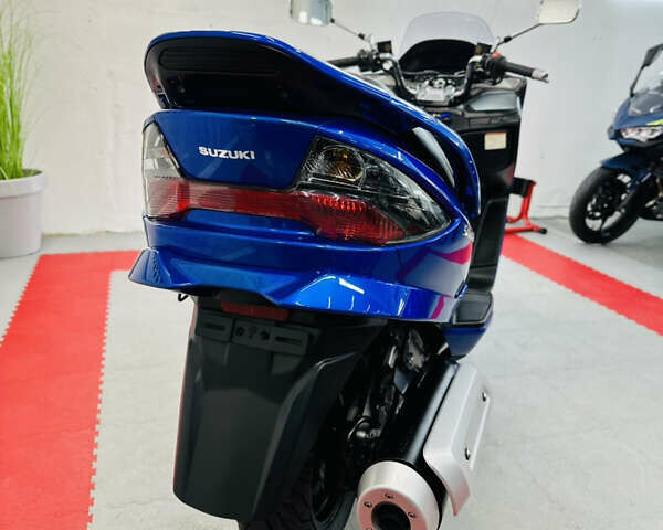 Синий Сузуки Skywave 250, объемом двигателя 0.25 л и пробегом 30 тыс. км за 2400 $, фото 2 на Automoto.ua
