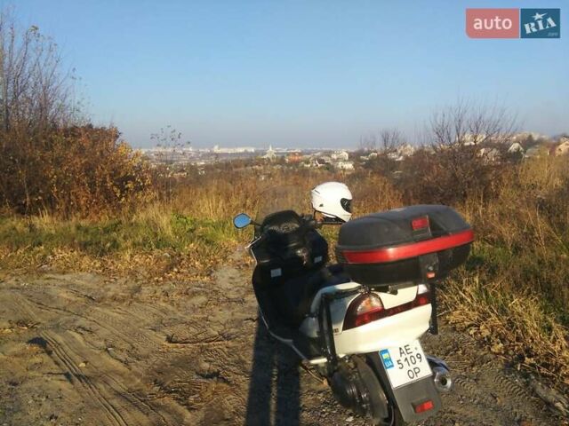 Белый Сузуки Skywave 400, объемом двигателя 0.4 л и пробегом 35 тыс. км за 1790 $, фото 8 на Automoto.ua