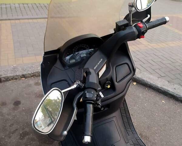 Серый Сузуки Skywave 400, объемом двигателя 0.25 л и пробегом 32 тыс. км за 1150 $, фото 3 на Automoto.ua