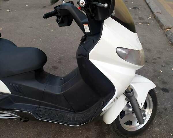 Серый Сузуки Skywave 400, объемом двигателя 0.25 л и пробегом 32 тыс. км за 1150 $, фото 6 на Automoto.ua