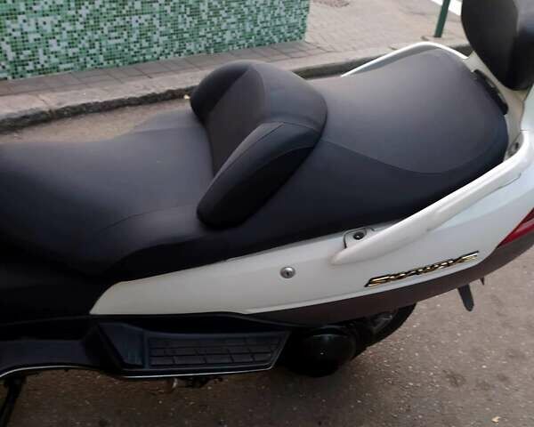 Серый Сузуки Skywave 400, объемом двигателя 0.25 л и пробегом 32 тыс. км за 1150 $, фото 2 на Automoto.ua