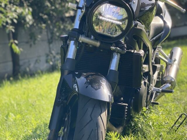 Сузукі SV 1000, об'ємом двигуна 1 л та пробігом 0 тис. км за 6000 $, фото 8 на Automoto.ua