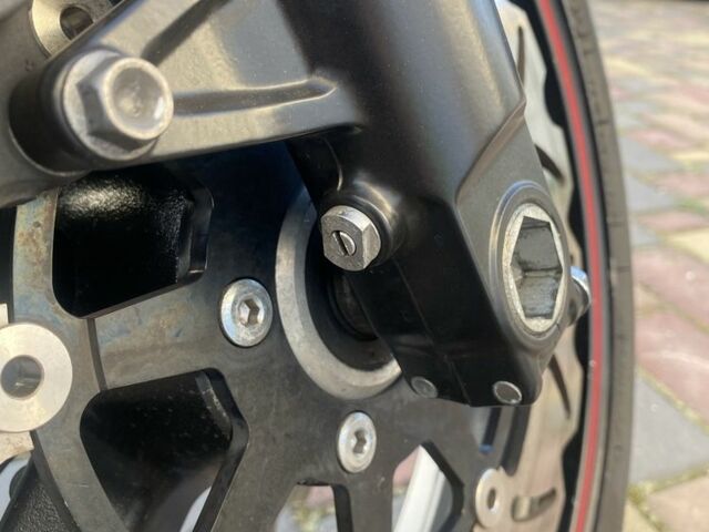 Сузукі SV 1000, об'ємом двигуна 1 л та пробігом 0 тис. км за 6000 $, фото 11 на Automoto.ua