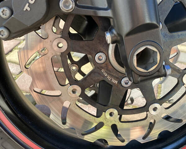 Черный Сузуки SV 1000S, объемом двигателя 1 л и пробегом 35 тыс. км за 6700 $, фото 16 на Automoto.ua