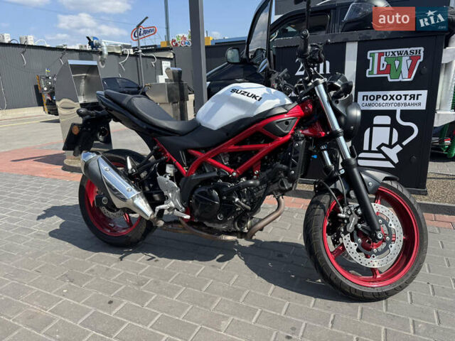 Белый Сузуки SV 650, объемом двигателя 0.65 л и пробегом 6 тыс. км за 7000 $, фото 1 на Automoto.ua