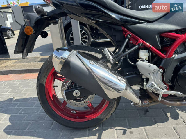 Белый Сузуки SV 650, объемом двигателя 0.65 л и пробегом 6 тыс. км за 7000 $, фото 5 на Automoto.ua