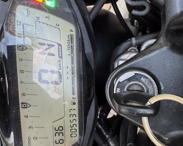 Белый Сузуки SV 650, объемом двигателя 0.65 л и пробегом 6 тыс. км за 7000 $, фото 7 на Automoto.ua
