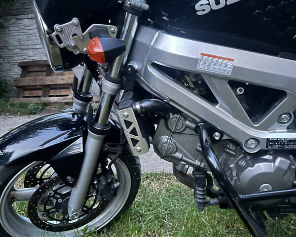 Черный Сузуки SV 650, объемом двигателя 0.65 л и пробегом 30 тыс. км за 3950 $, фото 5 на Automoto.ua