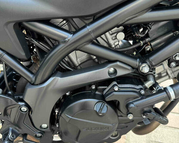 Черный Сузуки SV 650, объемом двигателя 0.65 л и пробегом 40 тыс. км за 5500 $, фото 8 на Automoto.ua