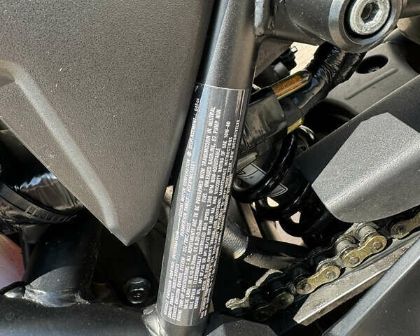 Черный Сузуки SV 650, объемом двигателя 0.65 л и пробегом 40 тыс. км за 5500 $, фото 5 на Automoto.ua