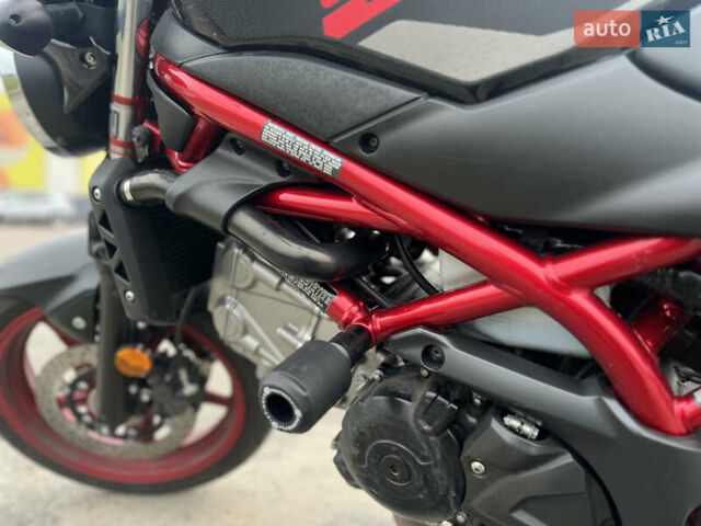 Сузуки SV 650, объемом двигателя 0.65 л и пробегом 33 тыс. км за 5500 $, фото 9 на Automoto.ua