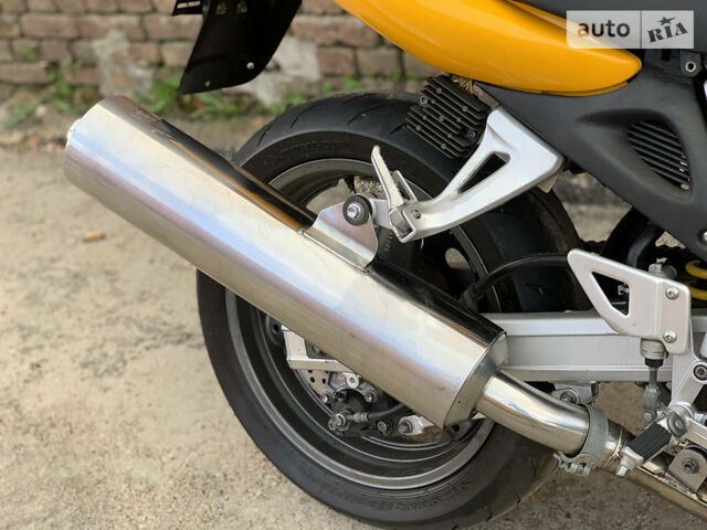 Желтый Сузуки SV 650, объемом двигателя 0.65 л и пробегом 23 тыс. км за 3000 $, фото 58 на Automoto.ua