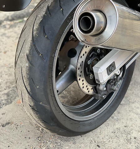 Желтый Сузуки SV 650, объемом двигателя 0.65 л и пробегом 23 тыс. км за 3000 $, фото 61 на Automoto.ua