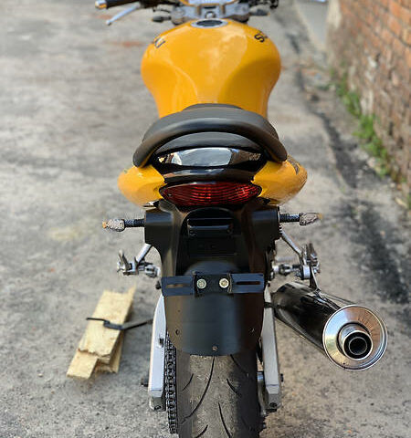 Желтый Сузуки SV 650, объемом двигателя 0.65 л и пробегом 23 тыс. км за 3000 $, фото 5 на Automoto.ua