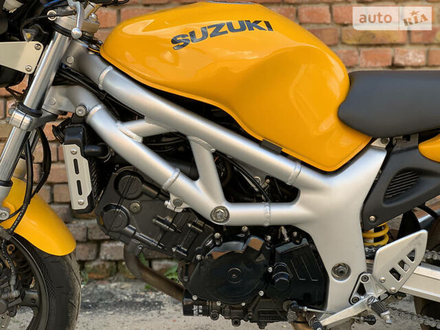 Желтый Сузуки SV 650, объемом двигателя 0.65 л и пробегом 23 тыс. км за 3000 $, фото 33 на Automoto.ua