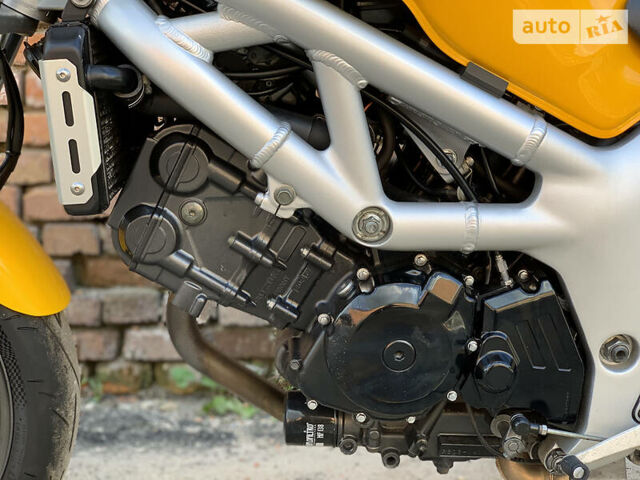 Желтый Сузуки SV 650, объемом двигателя 0.65 л и пробегом 23 тыс. км за 3000 $, фото 35 на Automoto.ua