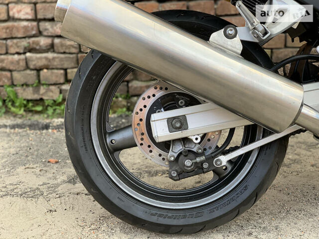 Желтый Сузуки SV 650, объемом двигателя 0.65 л и пробегом 23 тыс. км за 3000 $, фото 59 на Automoto.ua