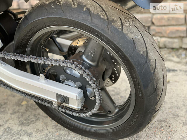 Желтый Сузуки SV 650, объемом двигателя 0.65 л и пробегом 23 тыс. км за 3000 $, фото 45 на Automoto.ua