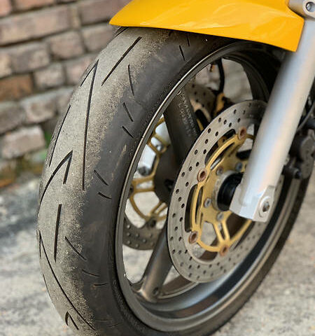 Желтый Сузуки SV 650, объемом двигателя 0.65 л и пробегом 23 тыс. км за 3000 $, фото 28 на Automoto.ua