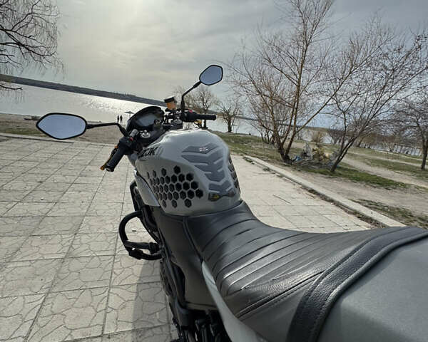 Серый Сузуки SV 650, объемом двигателя 0.65 л и пробегом 29 тыс. км за 6400 $, фото 7 на Automoto.ua